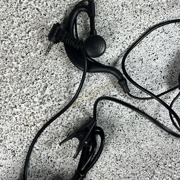 NEW One Ear Over The Earbuds with Microphone Push to Talk (2 pack) earbuds - Picture 3 of 5